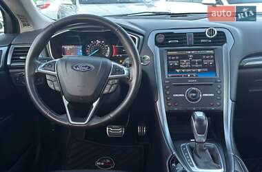 Седан Ford Fusion 2015 в 