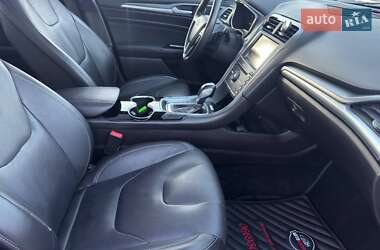 Седан Ford Fusion 2015 в 