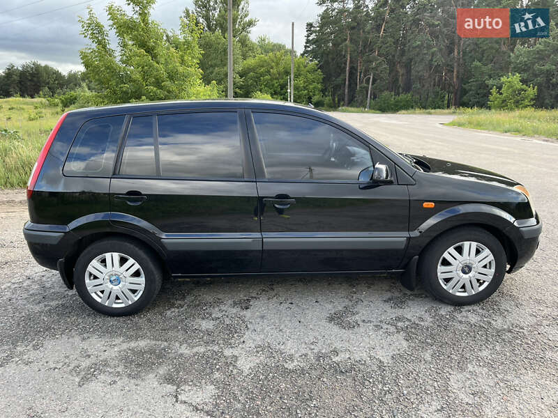 Хэтчбек Ford Fusion 2005 в Полтаве