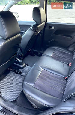 Хэтчбек Ford Fusion 2009 в 