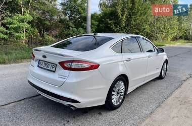 Седан Ford Fusion 2015 в 