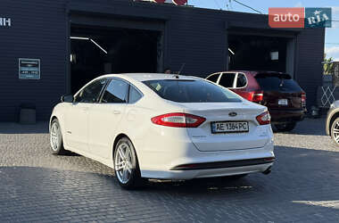 Седан Ford Fusion 2015 в 