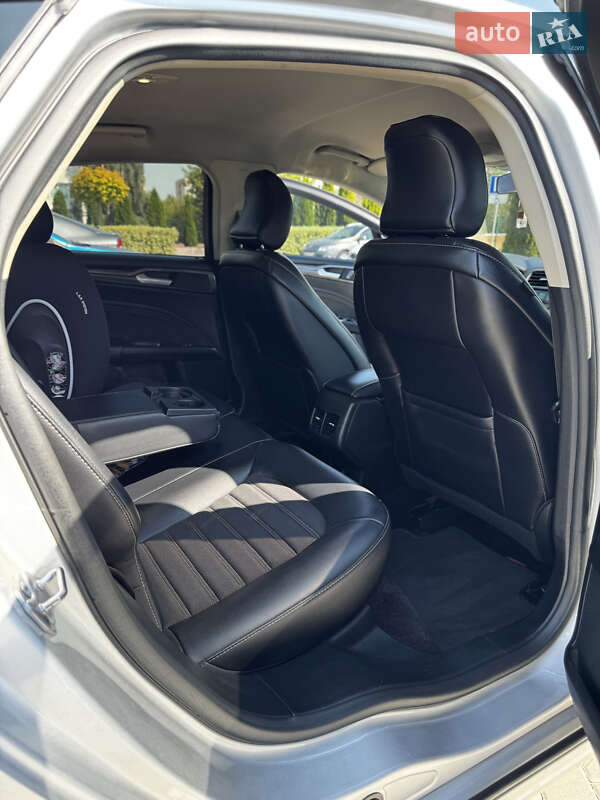 Седан Ford Fusion 2016 в Житомирі