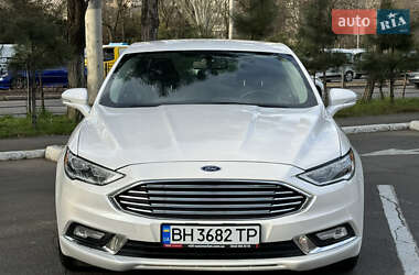 Седан Ford Fusion 2016 в 