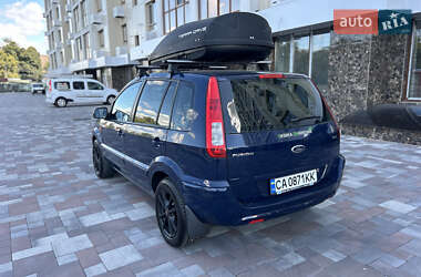 Хэтчбек Ford Fusion 2011 в 