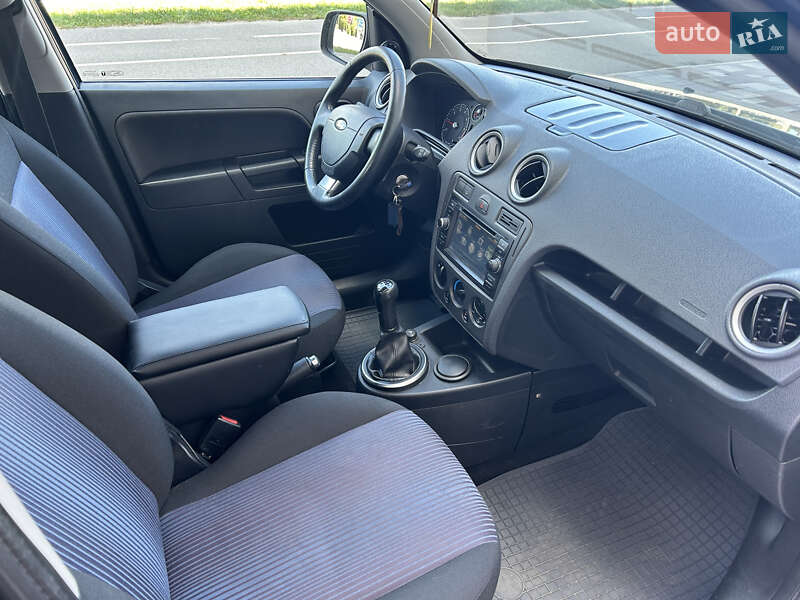 Хэтчбек Ford Fusion 2011 в Черкассах