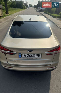 Седан Ford Fusion 2019 в 