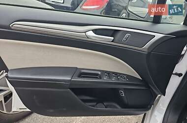 Седан Ford Fusion 2018 в 