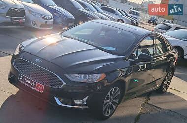 Седан Ford Fusion 2019 в 