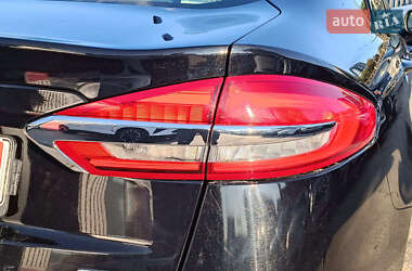 Седан Ford Fusion 2019 в 