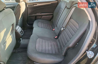 Седан Ford Fusion 2019 в 