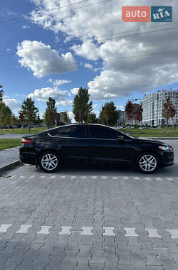 Седан Ford Fusion 2015 в 