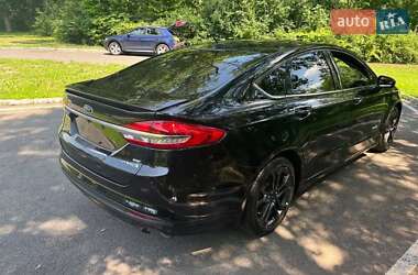 Седан Ford Fusion 2018 в 