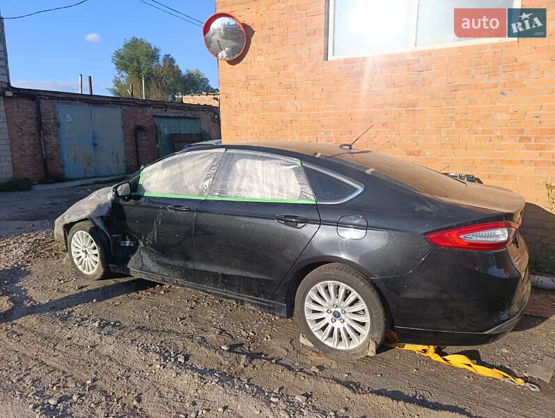 Седан Ford Fusion 2014 в 