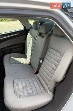 Седан Ford Fusion 2015 в 