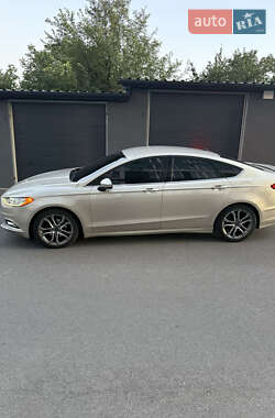 Седан Ford Fusion 2017 в 