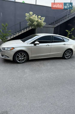 Седан Ford Fusion 2017 в 