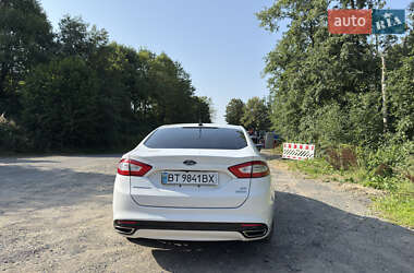 Седан Ford Fusion 2015 в 