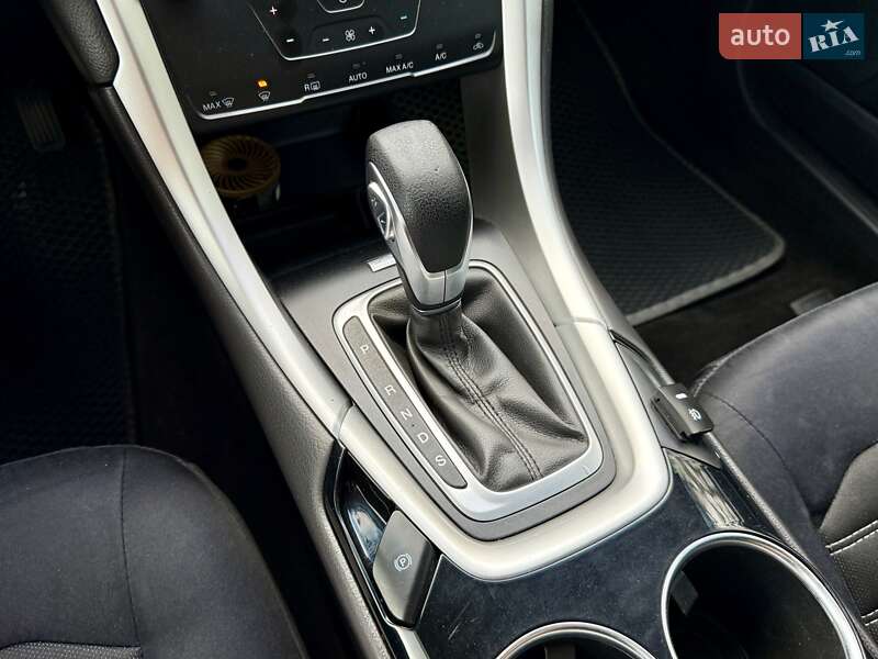 Седан Ford Fusion 2013 в Харкові