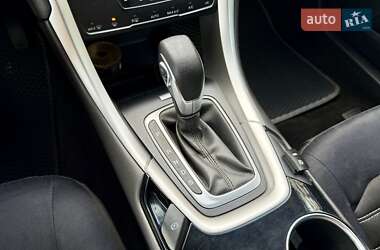 Седан Ford Fusion 2013 в 