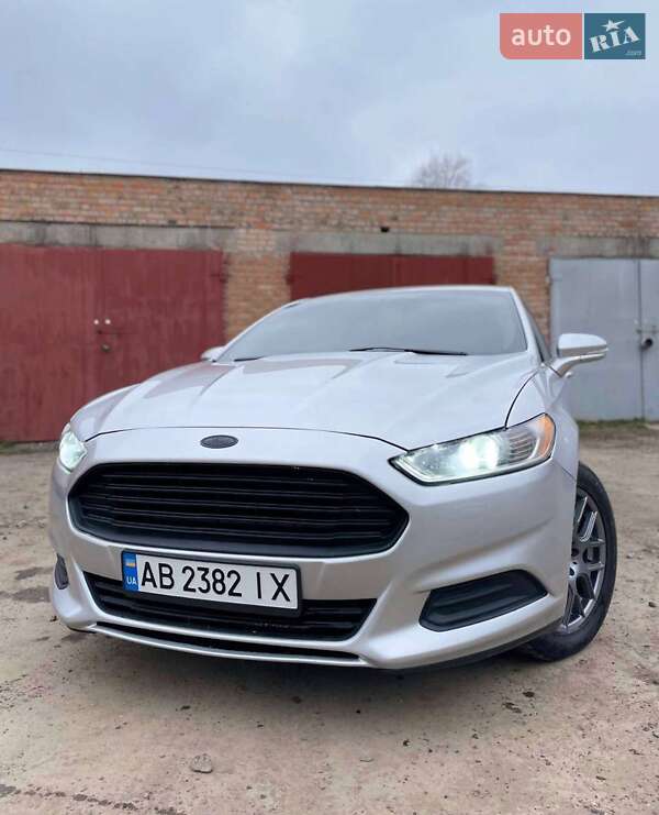 Седан Ford Fusion 2013 в 