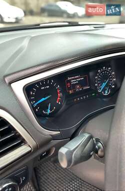 Седан Ford Fusion 2013 в 