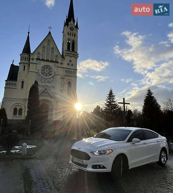 Седан Ford Fusion 2016 в Черновцах