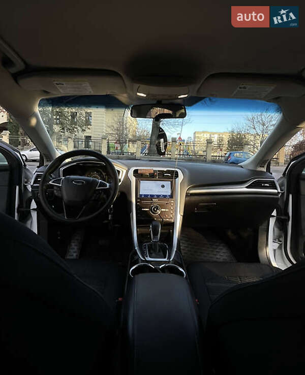 Седан Ford Fusion 2016 в Черновцах