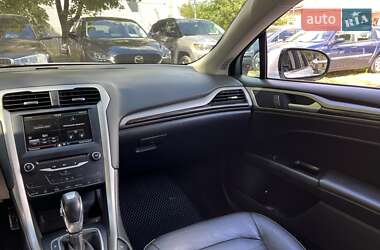 Седан Ford Fusion 2014 в 