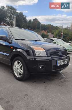 Хэтчбек Ford Fusion 2011 в 