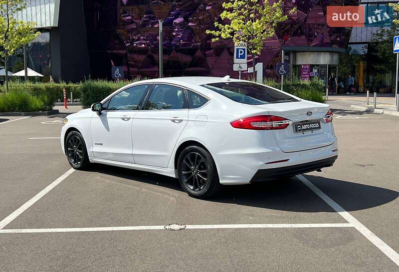 Седан Ford Fusion 2018 в Киеве