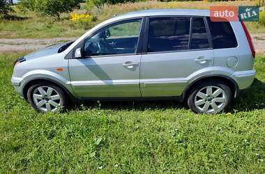 Хэтчбек Ford Fusion 2006 в 