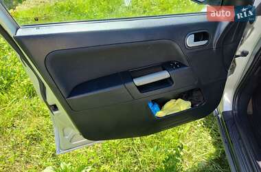 Хэтчбек Ford Fusion 2006 в 