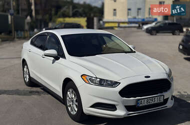 Седан Ford Fusion 2015 в 