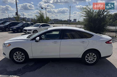Седан Ford Fusion 2015 в 