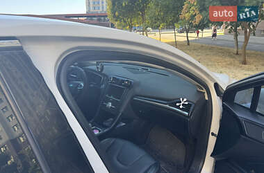 Седан Ford Fusion 2016 в 