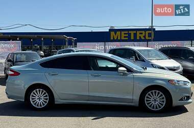 Седан Ford Fusion 2013 в 