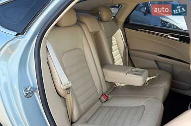 Седан Ford Fusion 2013 в 