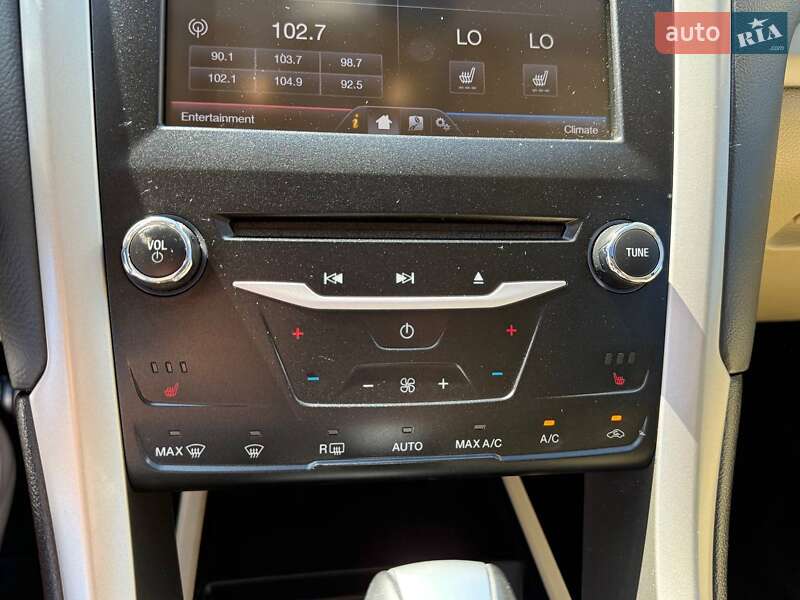Седан Ford Fusion 2013 в Одесі