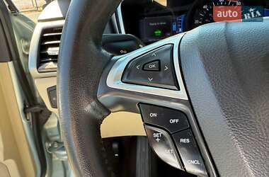 Седан Ford Fusion 2013 в 