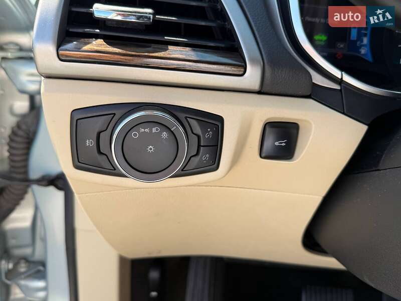 Седан Ford Fusion 2013 в Одесі