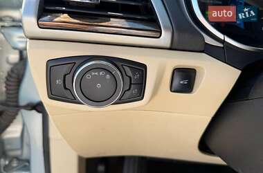 Седан Ford Fusion 2013 в 