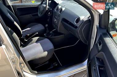 Хэтчбек Ford Fusion 2007 в 