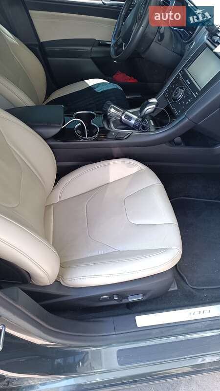 Седан Ford Fusion 2014 в Львові