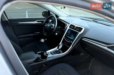 Седан Ford Fusion 2014 в 