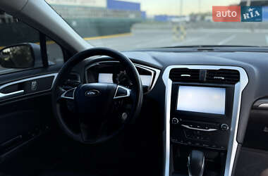 Седан Ford Fusion 2014 в 