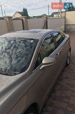Седан Ford Fusion 2015 в 