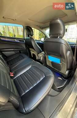 Седан Ford Fusion 2012 в 