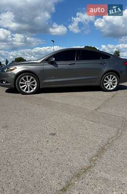 Седан Ford Fusion 2012 в 