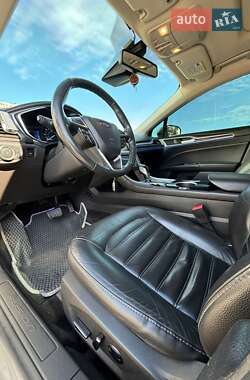 Седан Ford Fusion 2012 в 